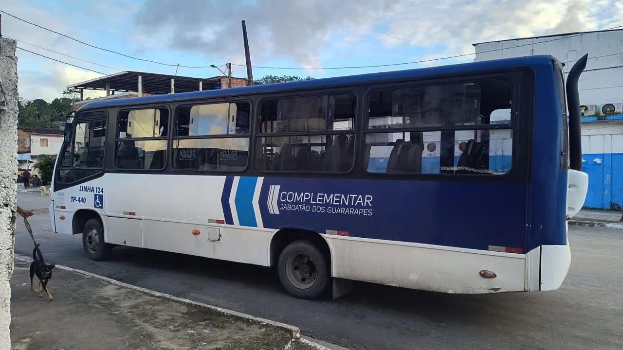 Micro ônibus ibrava motor mwm serie 12,  ano 2010 - Foto 5