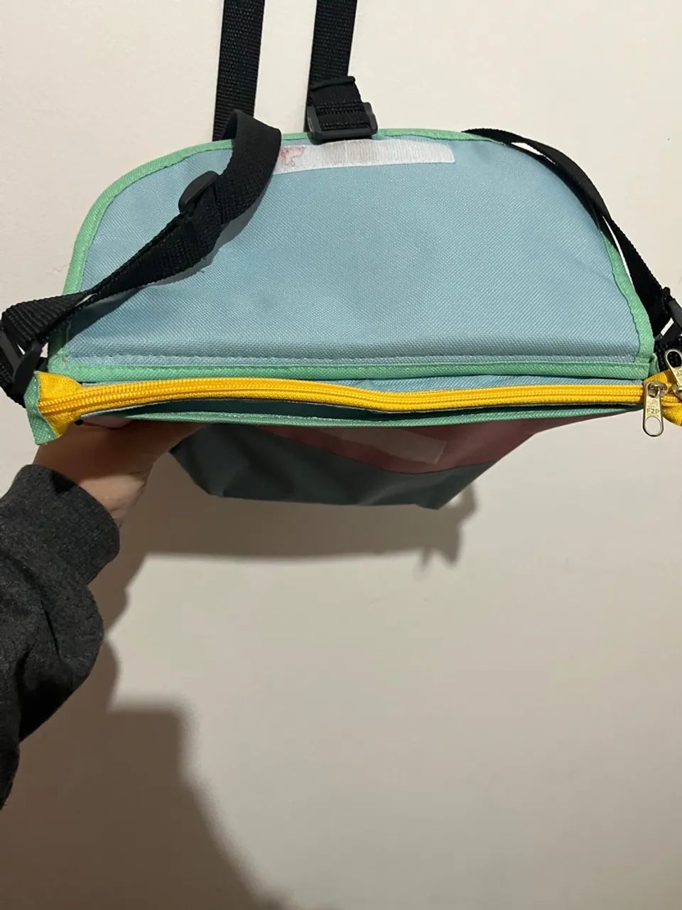 Bolsa Colorida com Design Moderno - Foto 3