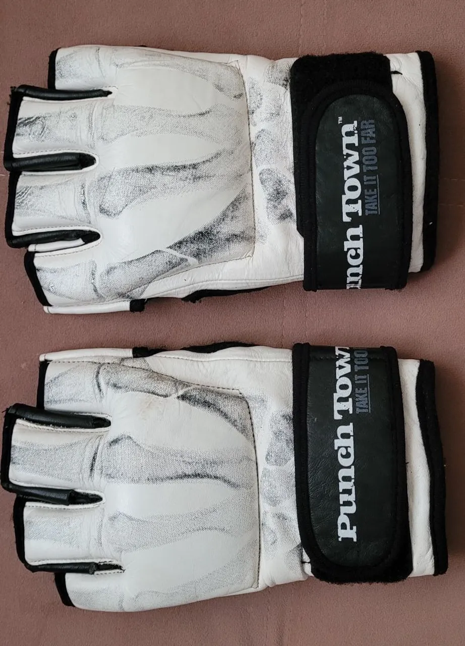 Luvas de MMA Punch Town de couro