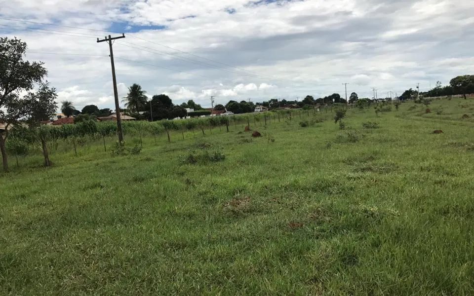 Área plana dentro da cidade - Foto 5