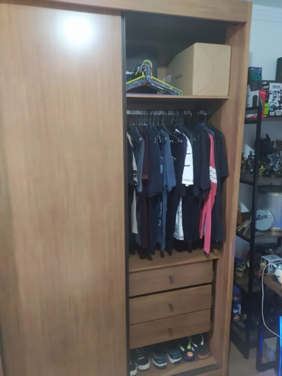 Guarda roupas de casal com 3 portas de correr e espelho central - Foto 3