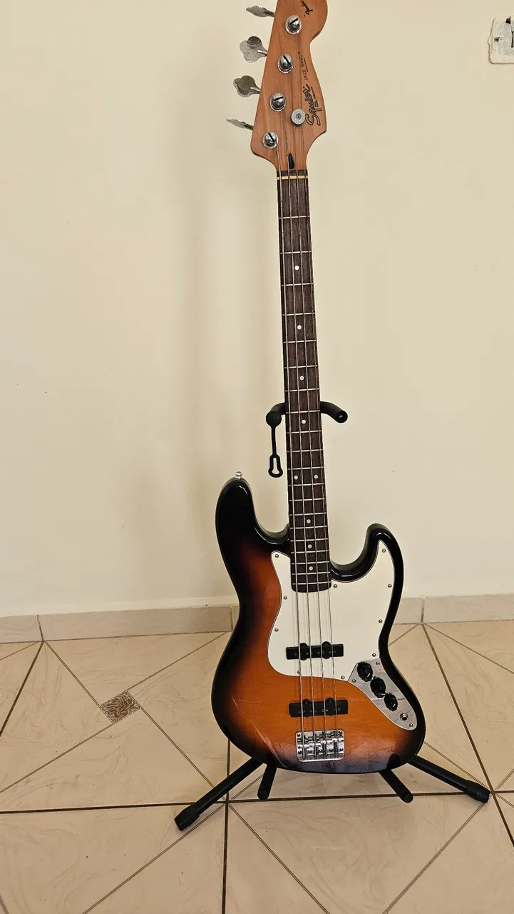 専用（ジャンク）Squier Jazz Bass by fender Baixo Fender Jazz Bass Fretless Squier Vintage Modified Sb