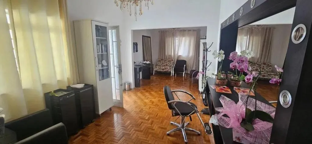 Casa ampla no centro de Franca | É aqui na Imobiliária Rosa e Rangel