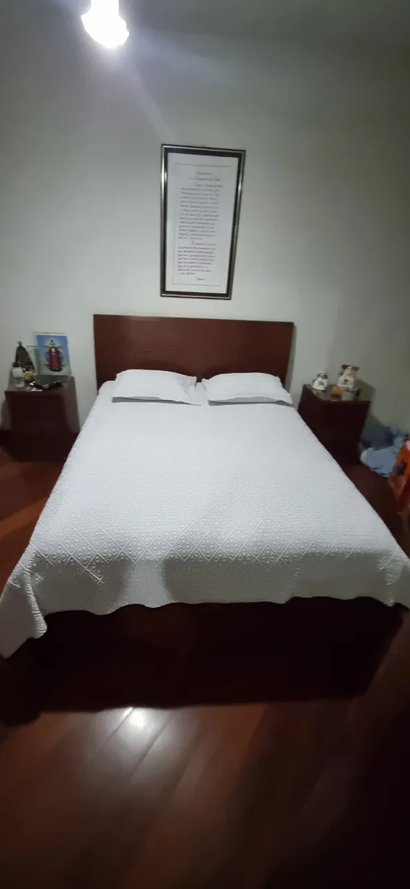 Cama sucupira queen com 4 gavetas laterais 2,10m comp x 1,72 larg - Altura cabeceira 1,20m