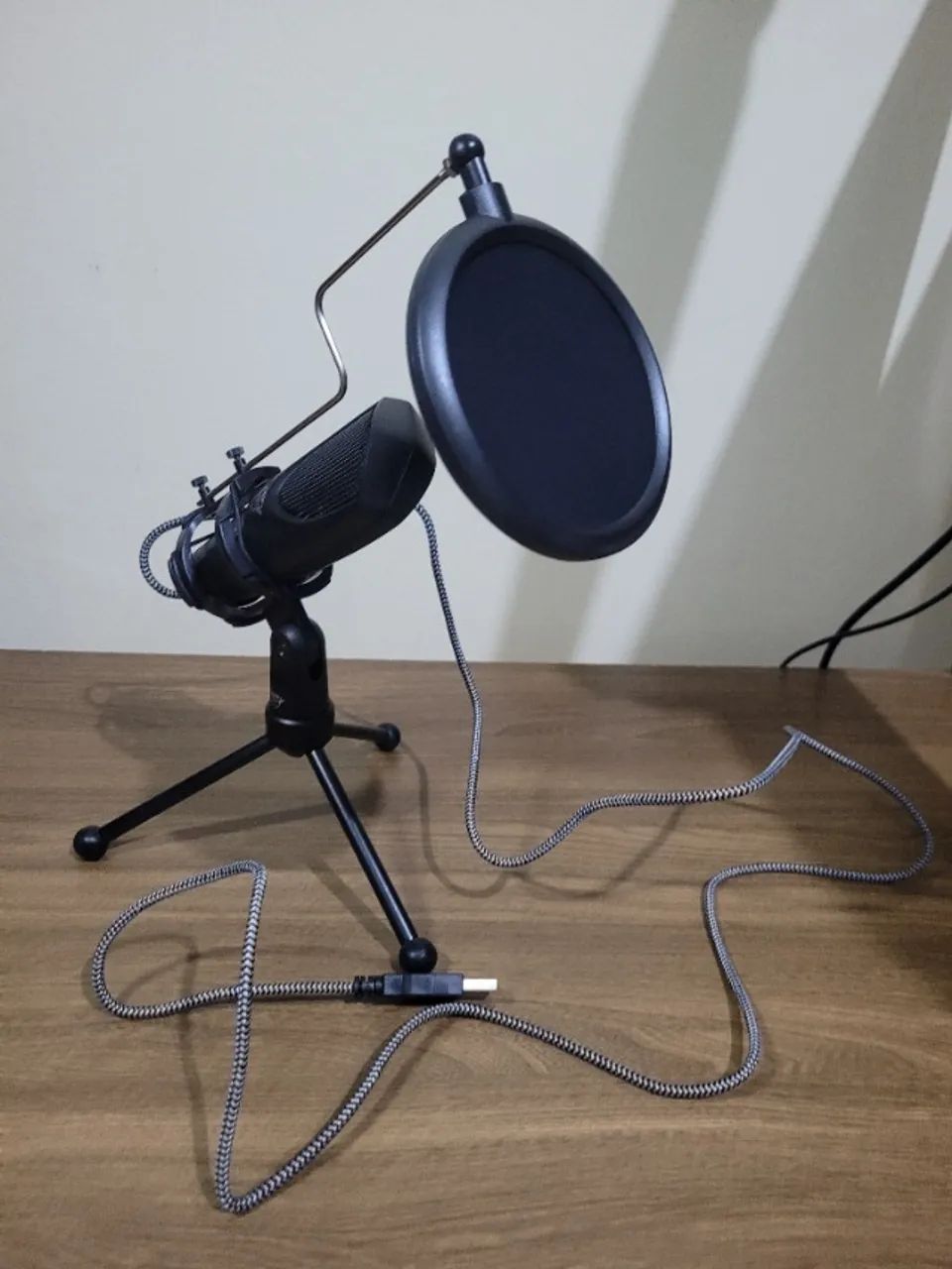 Microfone Gamer Trust SGXT 232 Mantis Streaming Podcast, USB - 22656 - Foto 5