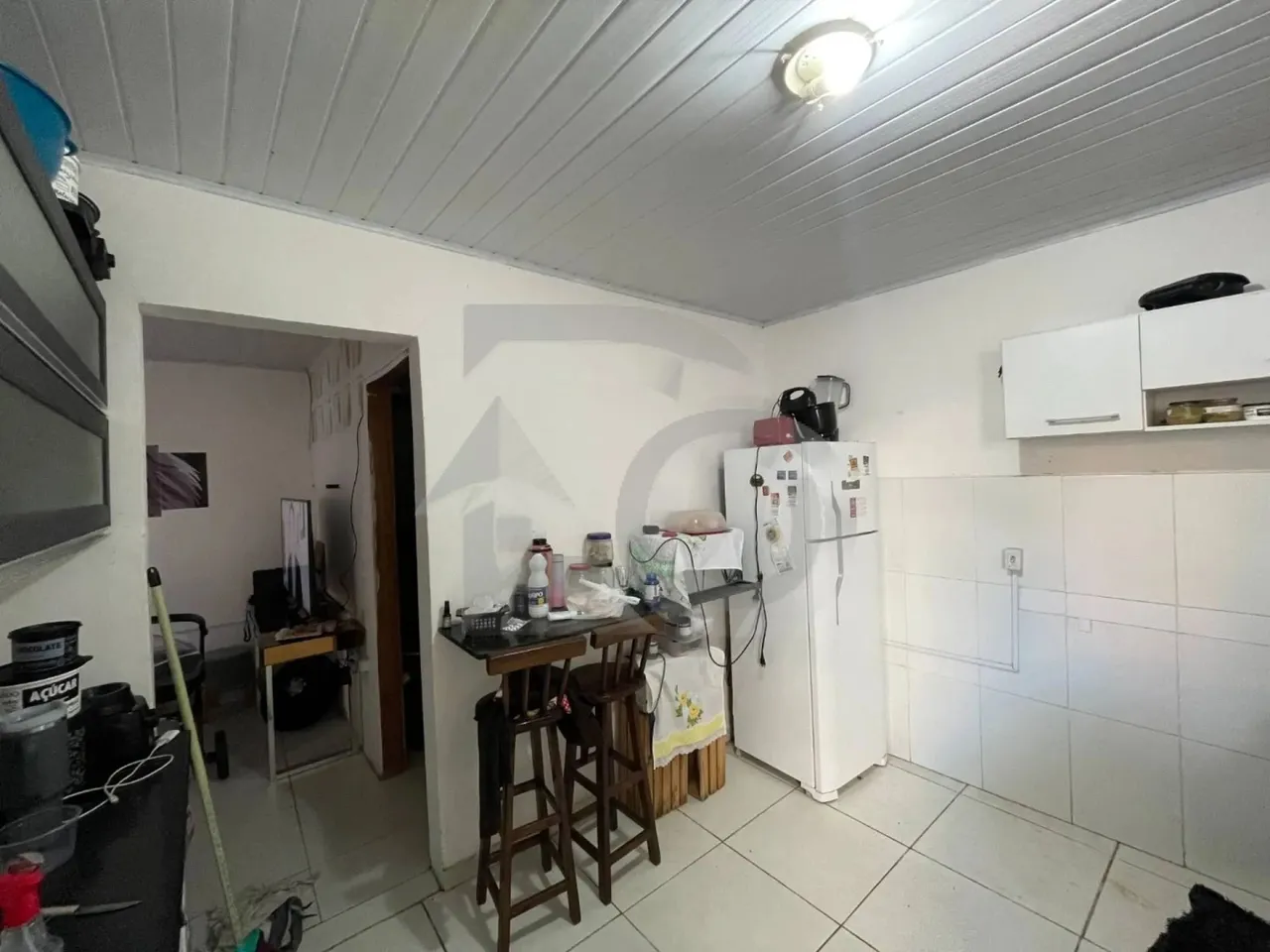 Residência no Ponto Novo com 2 Quartos, Sala Ampla e 1 Vaga de Garagem