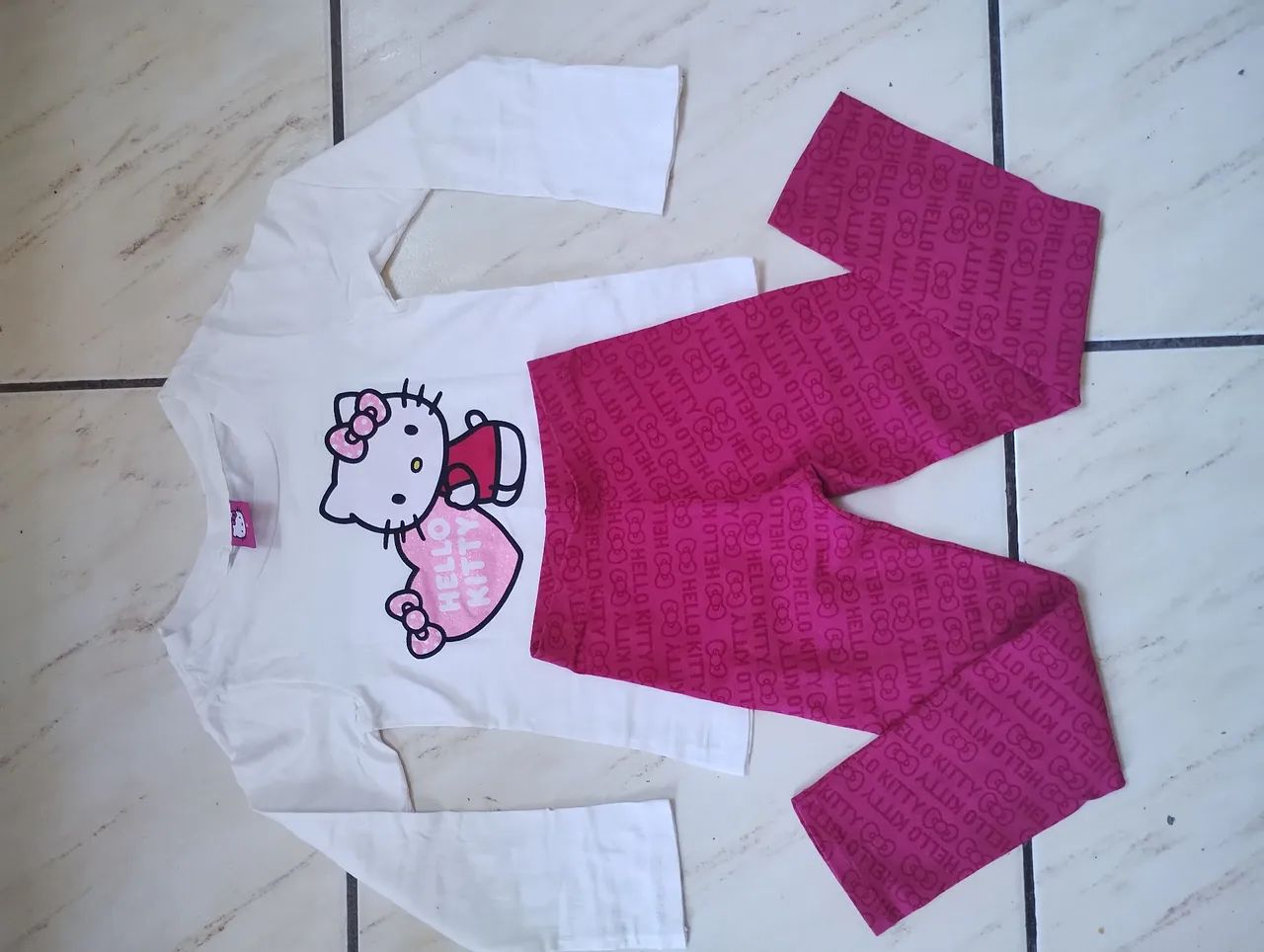 Lote Roupas menina 4 anos Diversas Marcas 