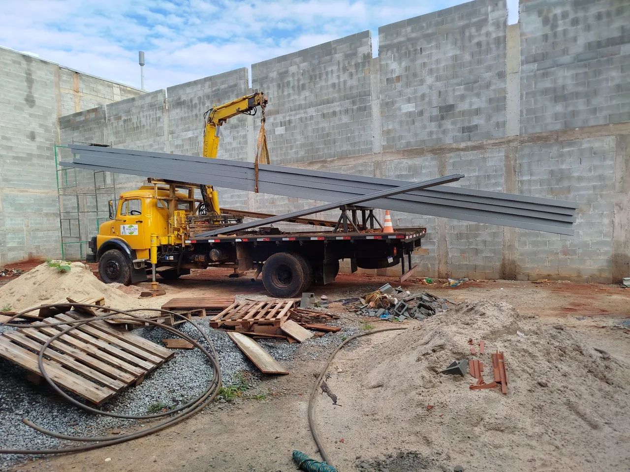 Locação de munck e transporte 24h Goiânia e região...  - Foto 2
