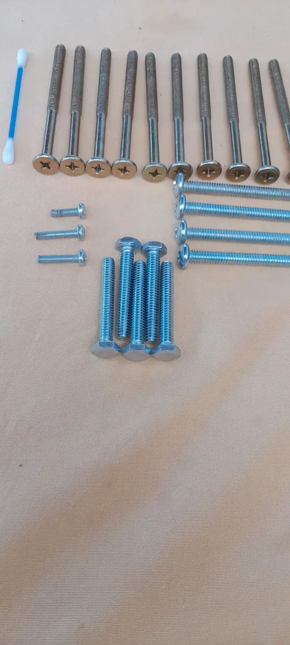 Desapego de parafusos NOVOS 