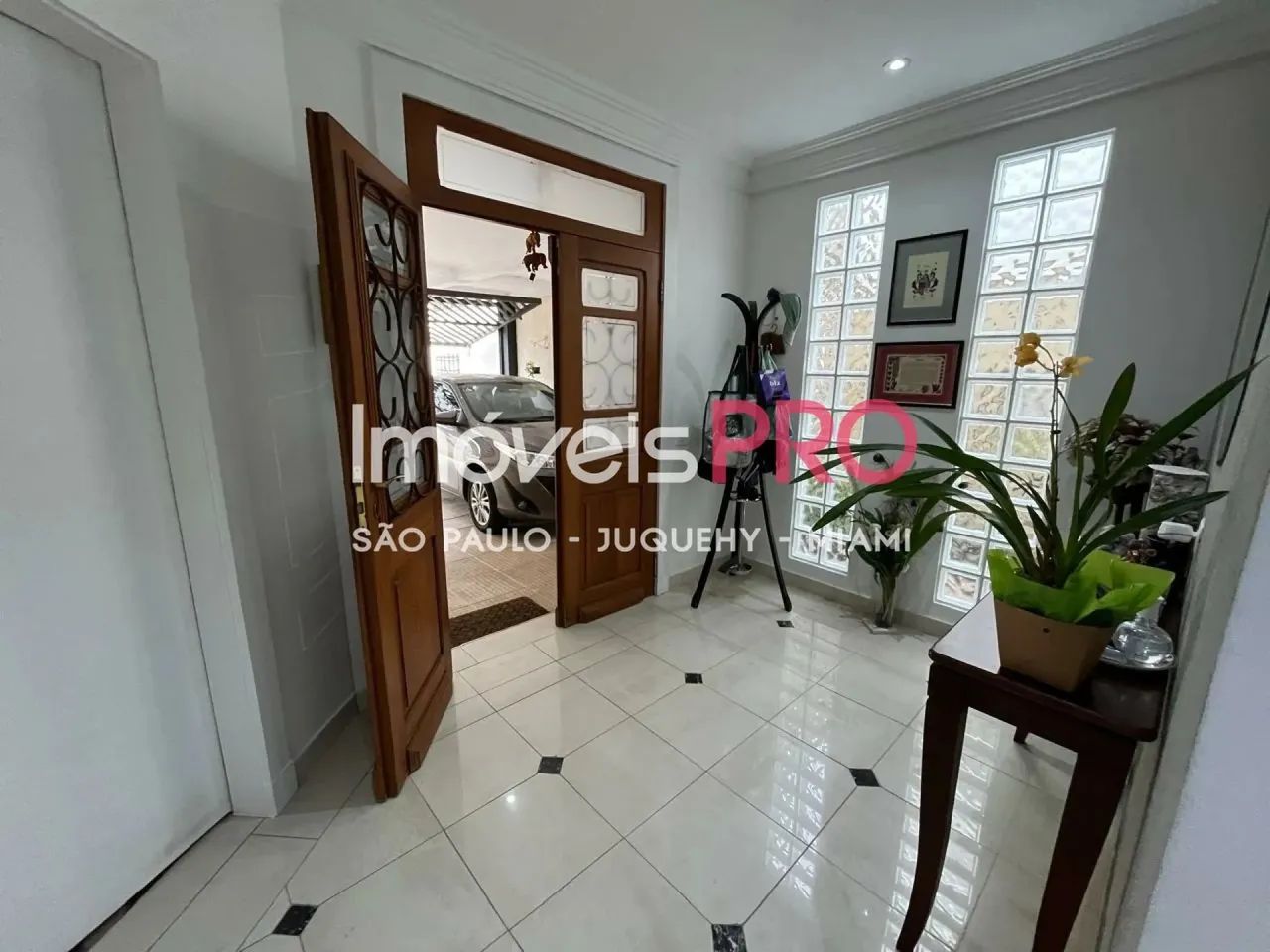 Linda casa em rua tranquila e arborizada na Vila Olimpia - Foto 3