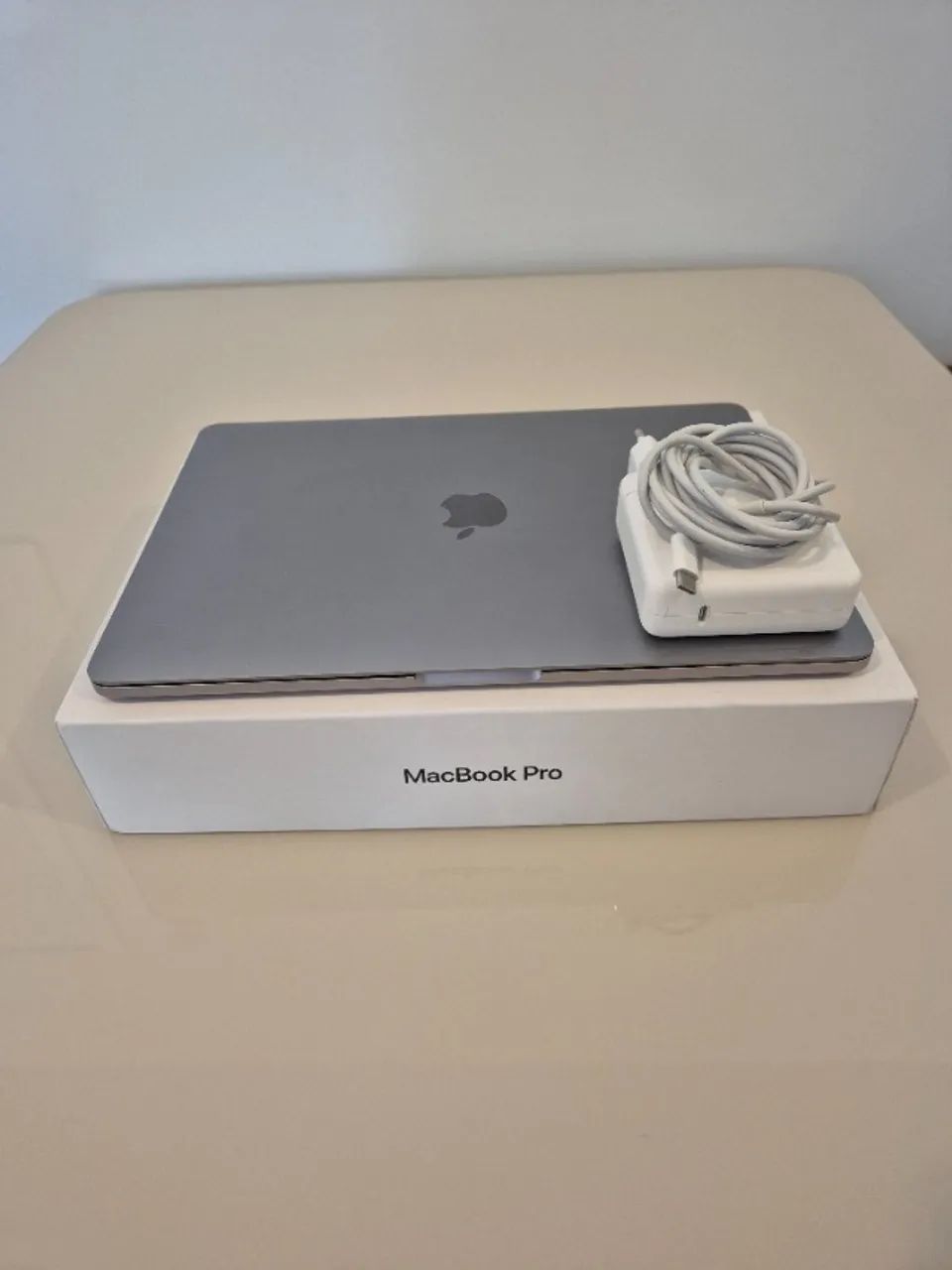 MacBook Pro 13,3 pol i7 Cinza Espacial Touch Bar modelo A1989 2019 16 GB + 1 TB SSD - Foto 2