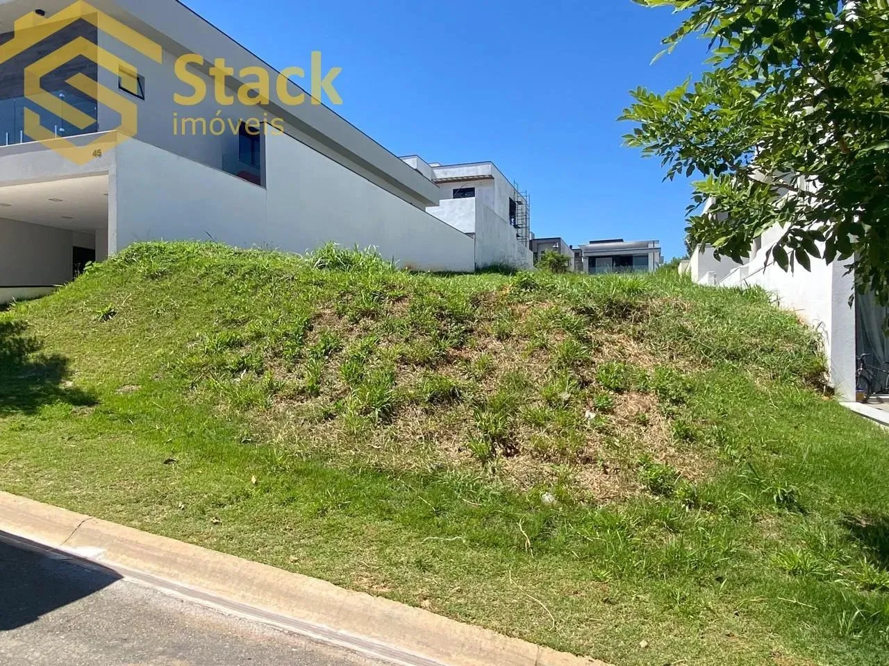 TERRENO A VENDA EM JUNDIAÍ NO CONDOMÍNIO FECHADO BRISAS JUNDIAÍ.