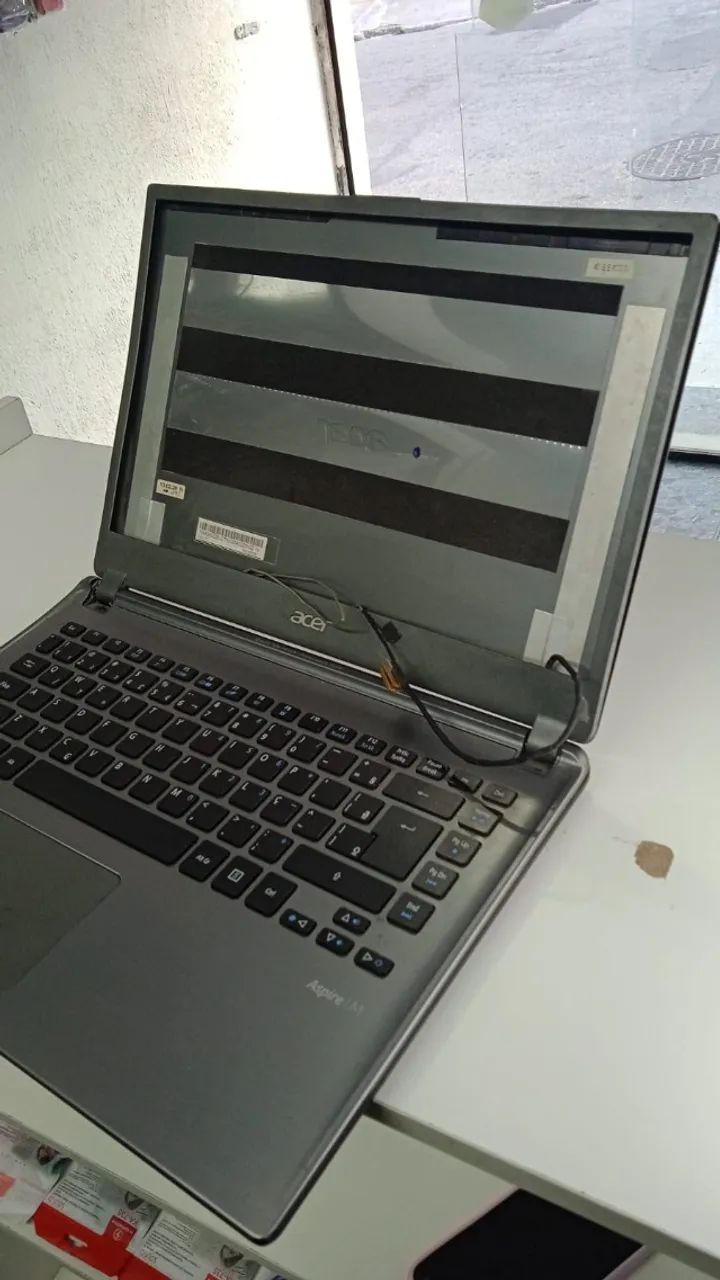 Notebook core i3 acer sem a tela Porem funcionando (Leia)