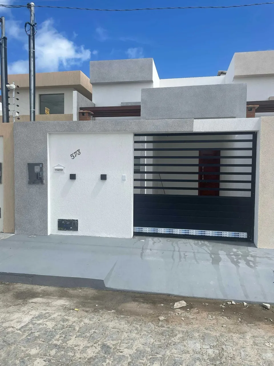 CASA EM LUAR DA BARRA