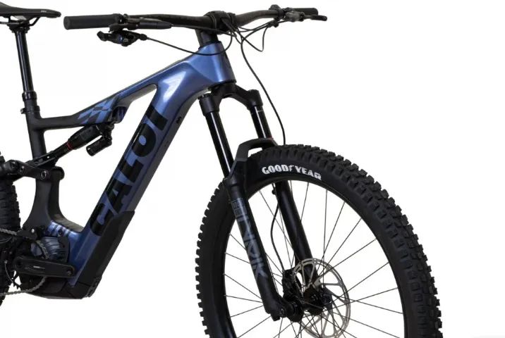 BICICLETA CALOI EVIBE PEAK CARBON M V12 2025 - Foto 2