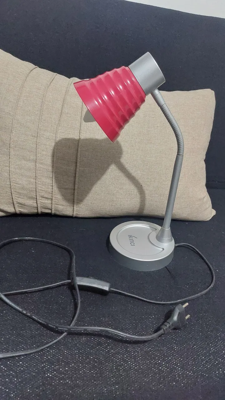 Luminária de Mesa com Design Moderno - Ikinci
