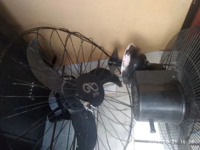 vendo ou troco 4 ventiladores parede - Foto 2