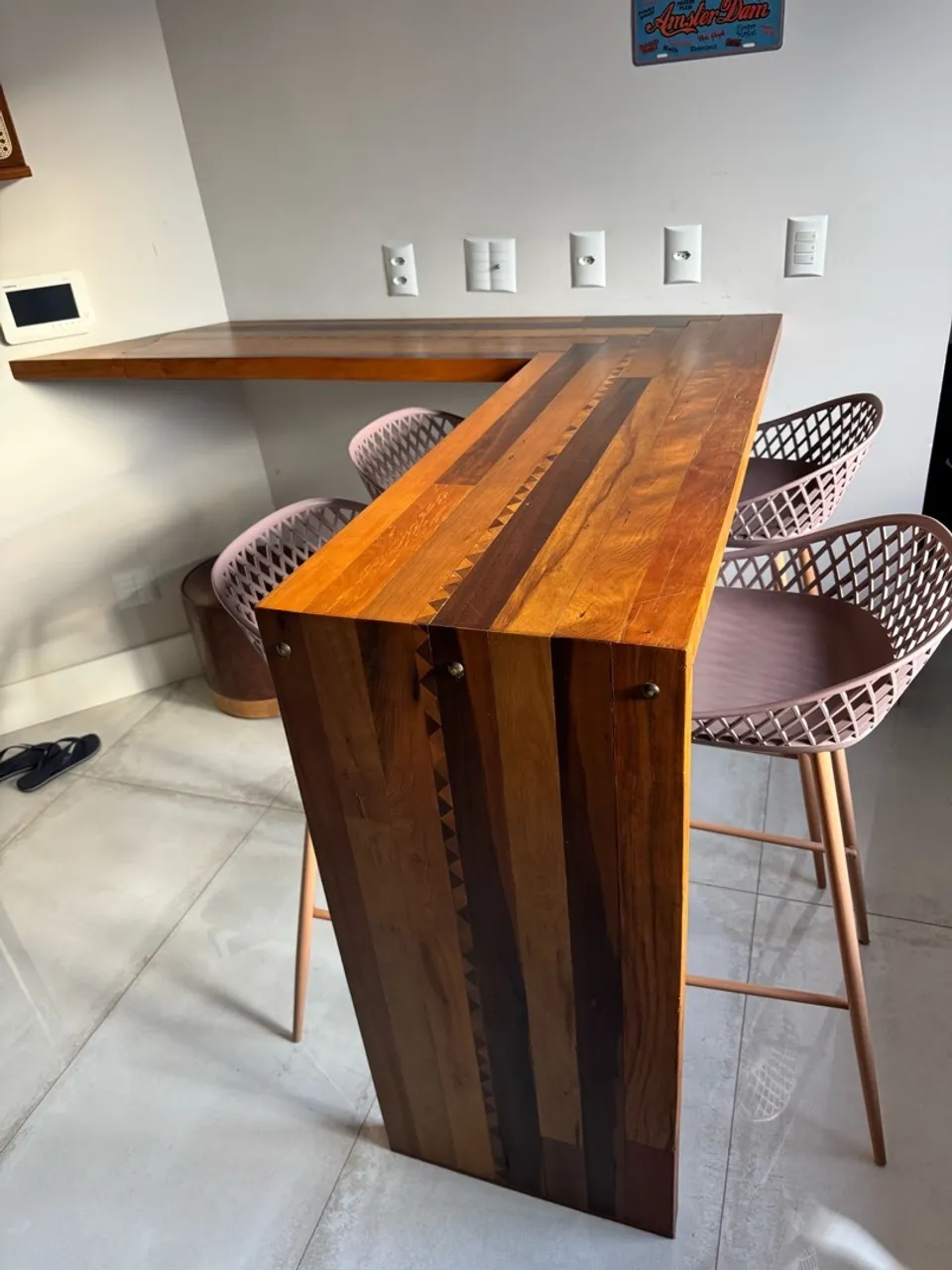 Bancada com banquetas