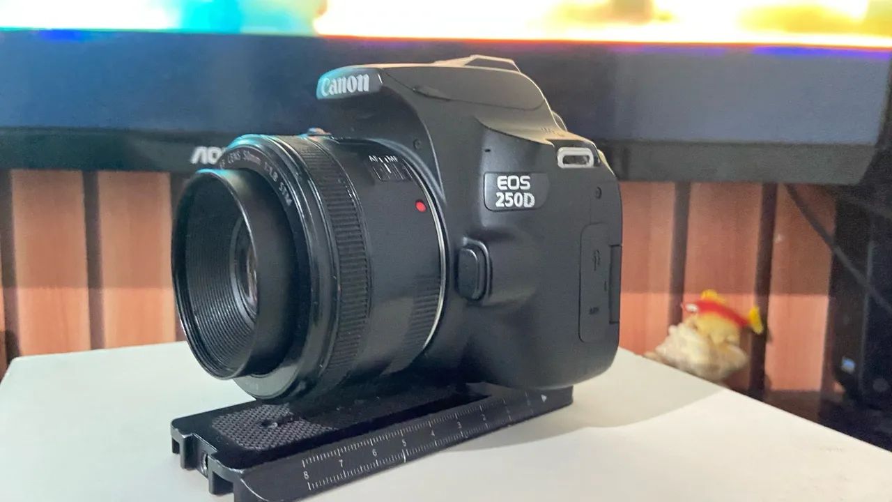 Câmera Canon DSLR 250D (SL3)- Ótima para eventos, filmagens  - Foto 3