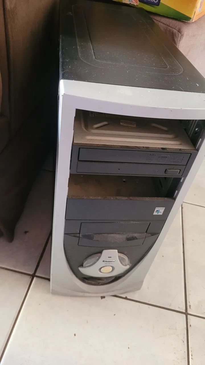 Vendo computador antigo