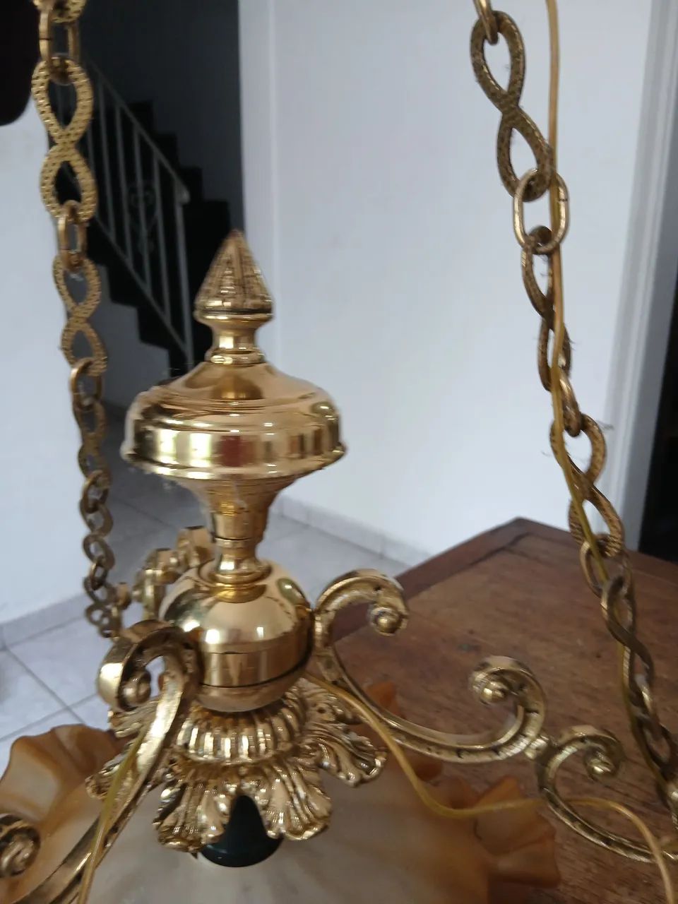 Lustre de bronze antigo retro