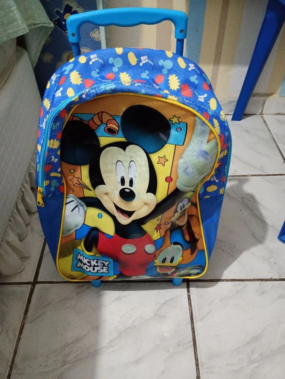 Vendo ou troco bolsa escolar p menina - Foto 2