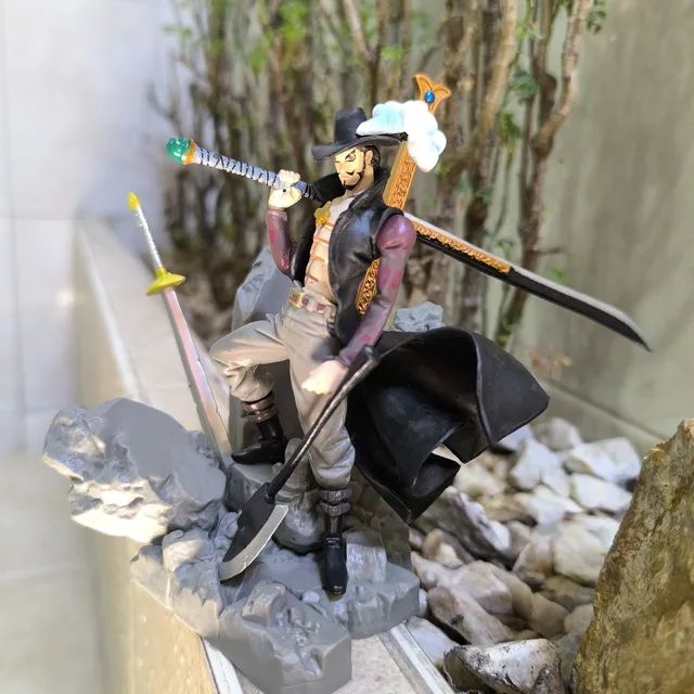 Action Figure Dracule Mihawk - One Piece - 17 cm - Colecionável Estátua - Foto 5