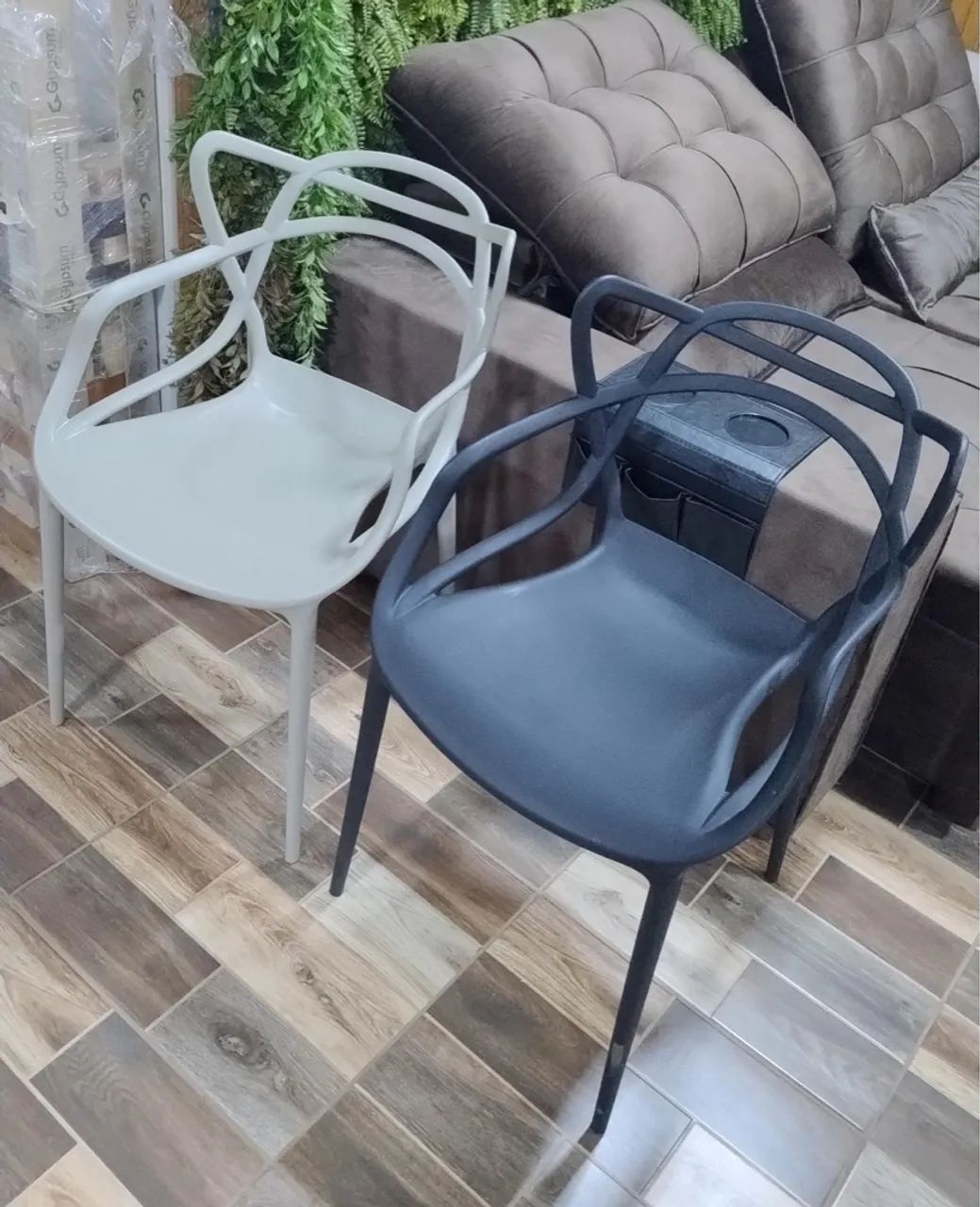 Mesas Eames tampo de vidro + 4 cadeiras pronto entrega  - Foto 2