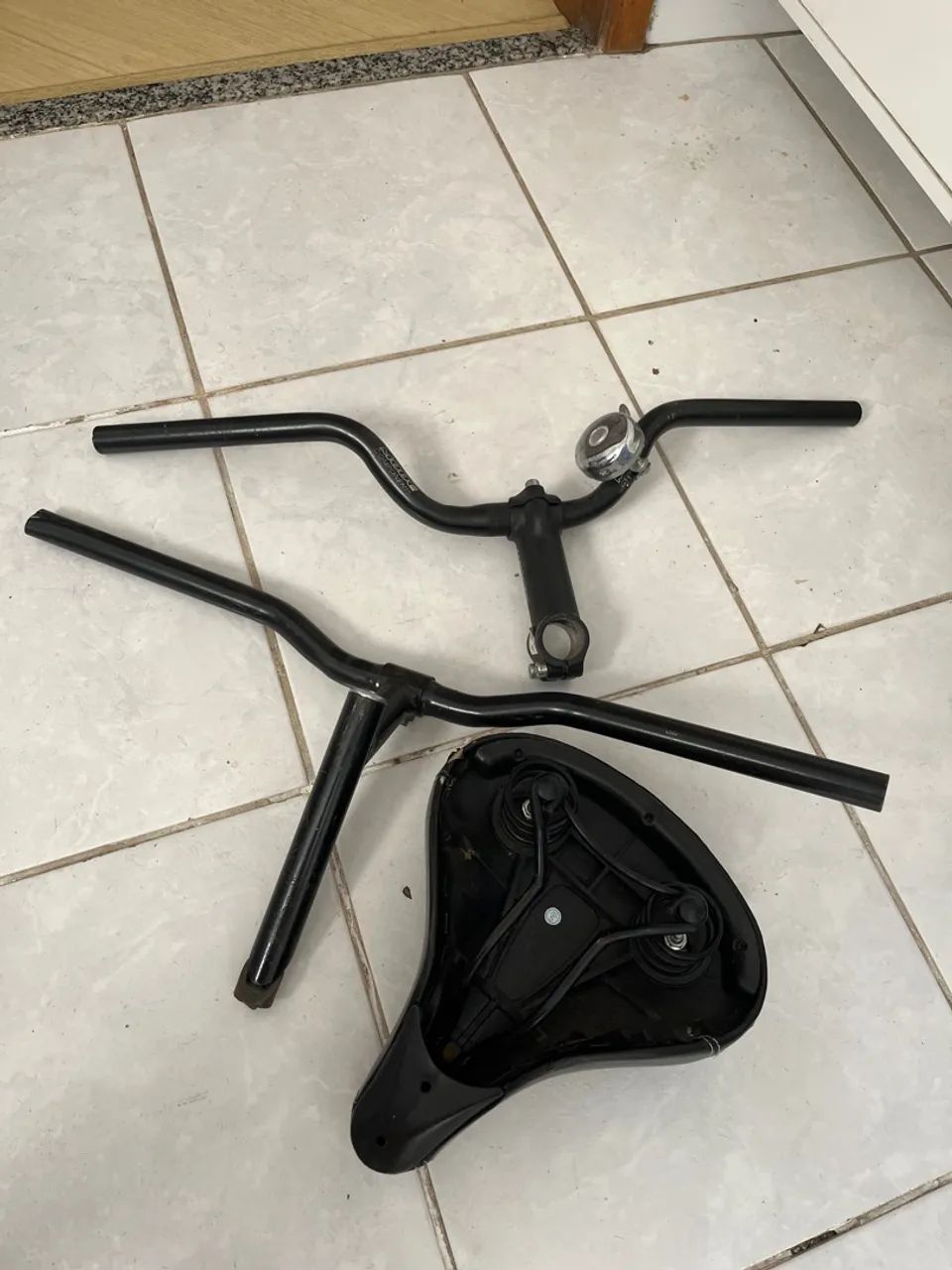 Selim e guidão de bicicleta - Foto 3