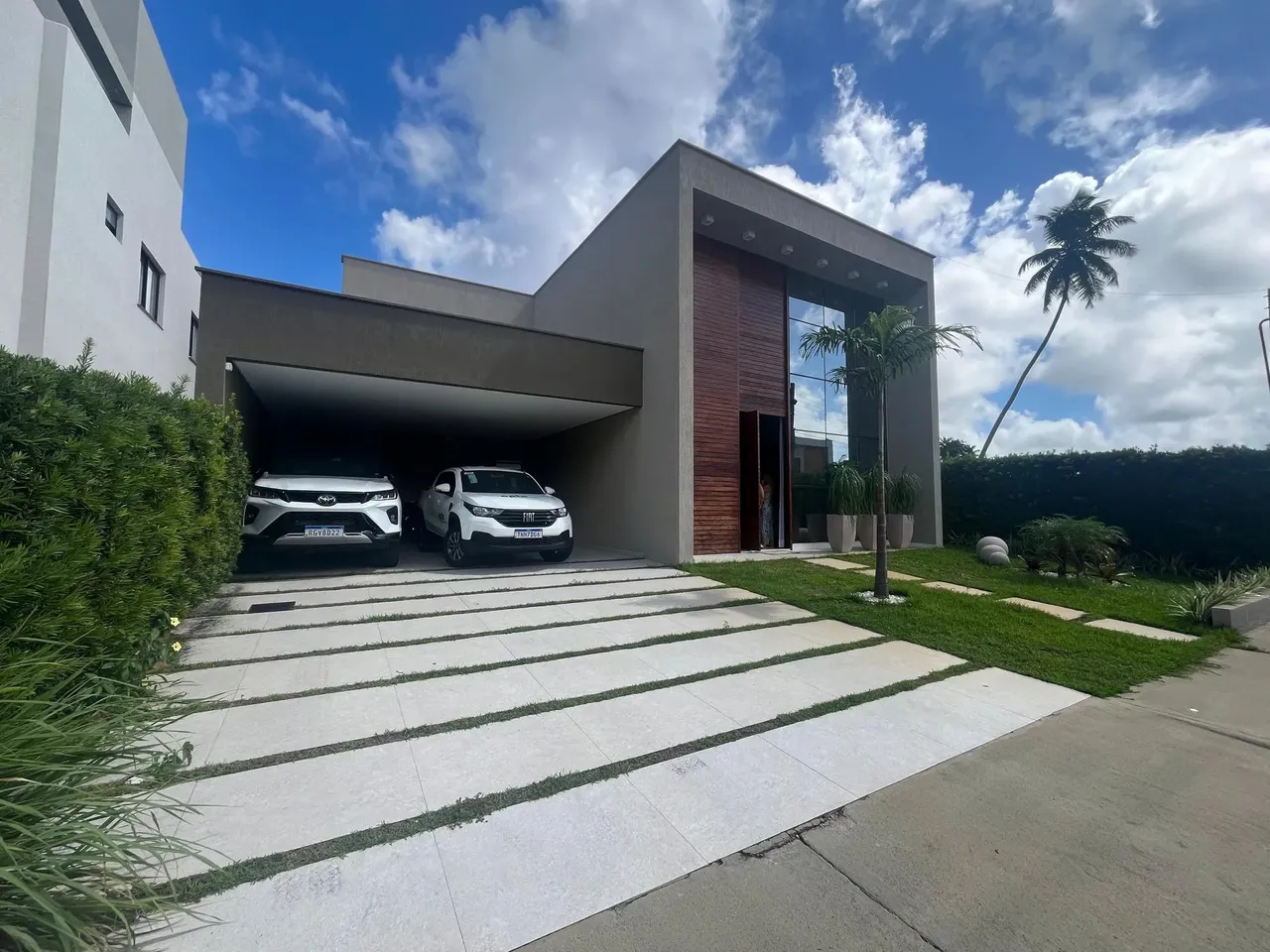 EXCLUSIVIDADE - CASA DE LUXO MOBILIADO - 4/4 QUARTOS - LITORAL SUL