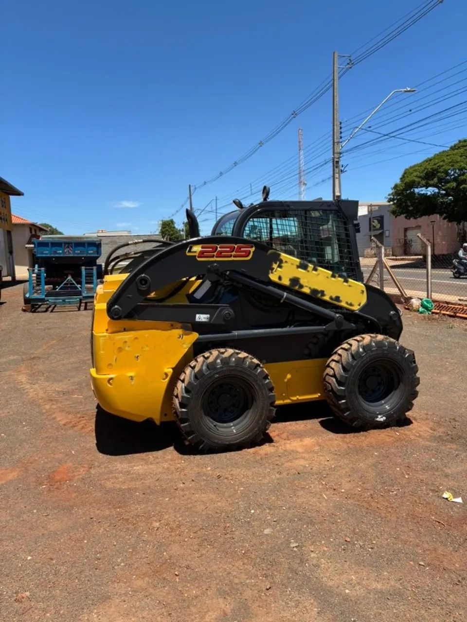 MINI CARREGADEIRA NEW HOLAND L225 / 2019 - Foto 3
