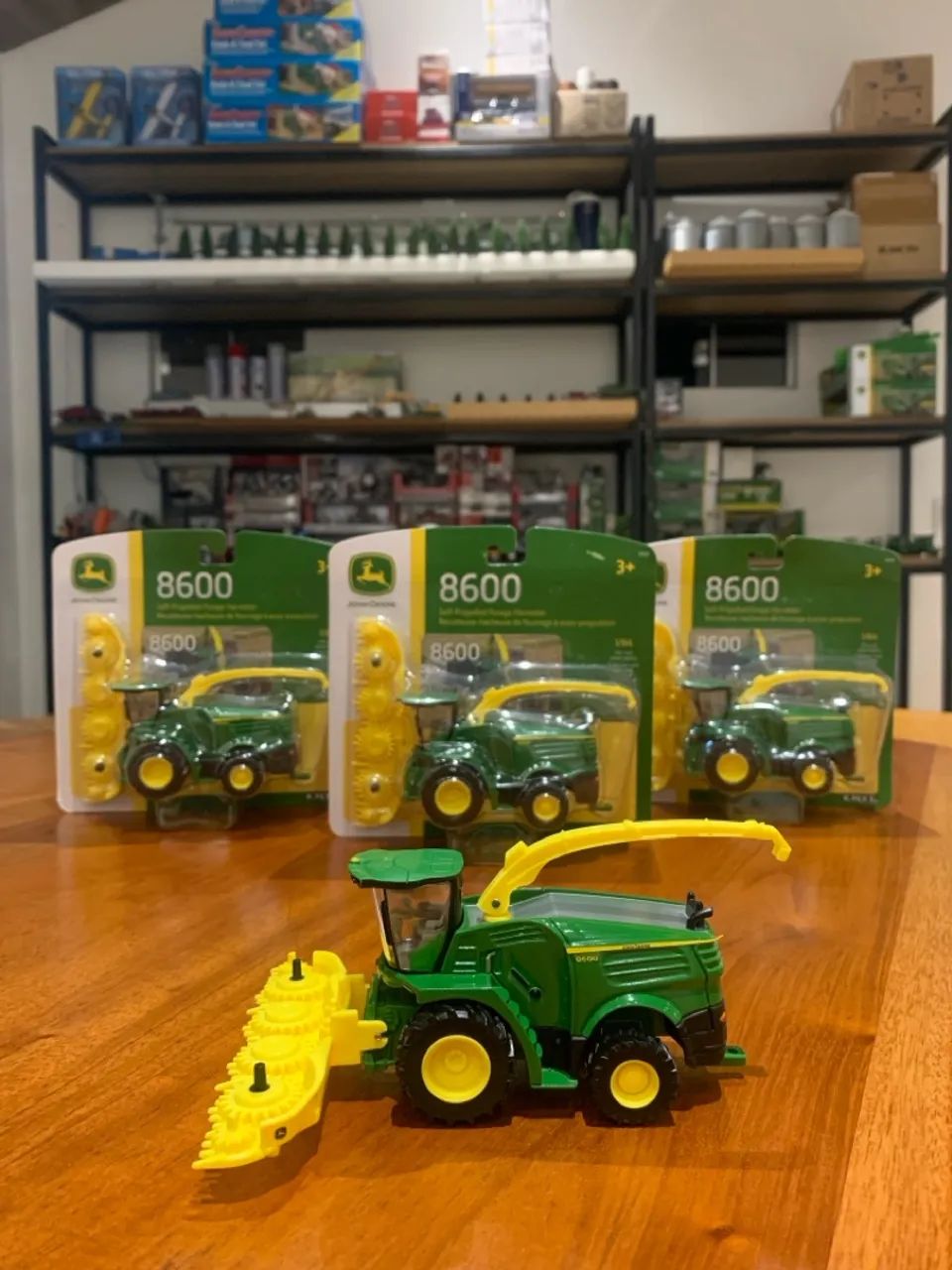 Miniatura forrageira John Deere 8600 1/64  - Foto 2