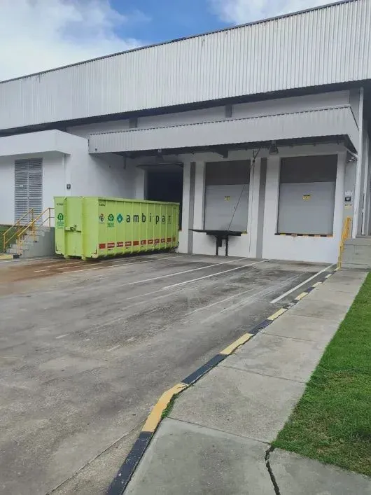 ALUGO GALPÃO COM 5.850m2 NA TORQUATO TAPAJÓS EM CONDOMINIO