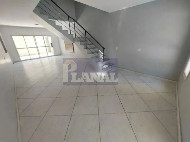Sobrado em Condomínio com 4 dormitórios para alugar no Planalto Paulista, 170 m² R$ 9.050/