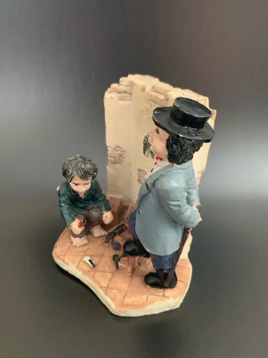 O engraxate em resina com ricos detalhes   - Foto 5