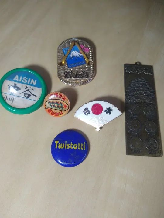 Lote de Pins e Broches Vintage