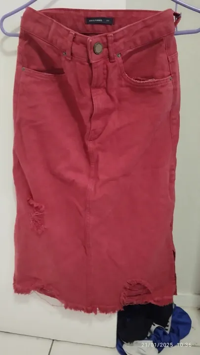 Saia e calça jeans