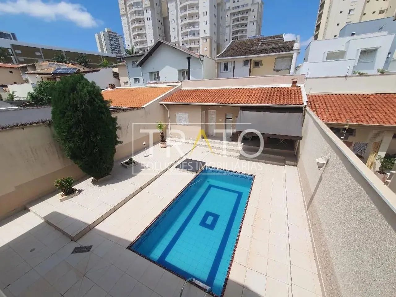 Excelente sobrado com piscina, 3 quartos, 4 vagas, no Bolsão Parque das Flores, em Campina
