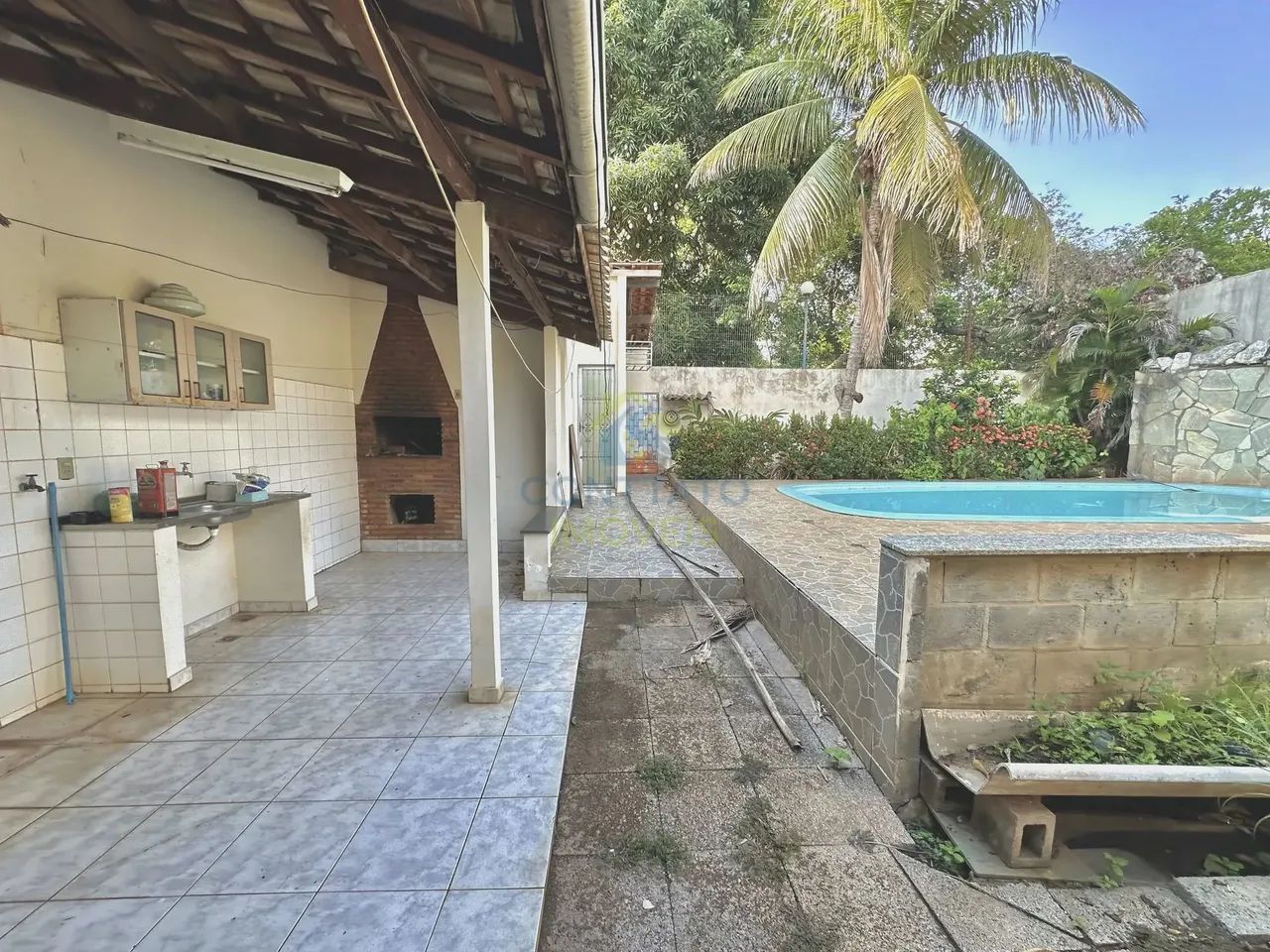 Casa térrea para venda ou locação com piscina e 4 quartos (2suítes), Parque universitário,