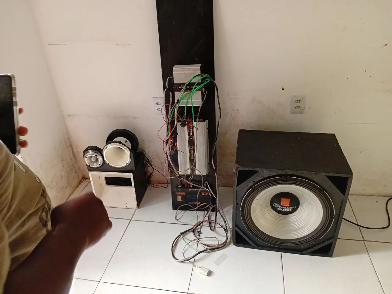 ? VENDO SOM JBL + TARAMPS<br>Grave 18? 5600 RMS ? - Foto 2