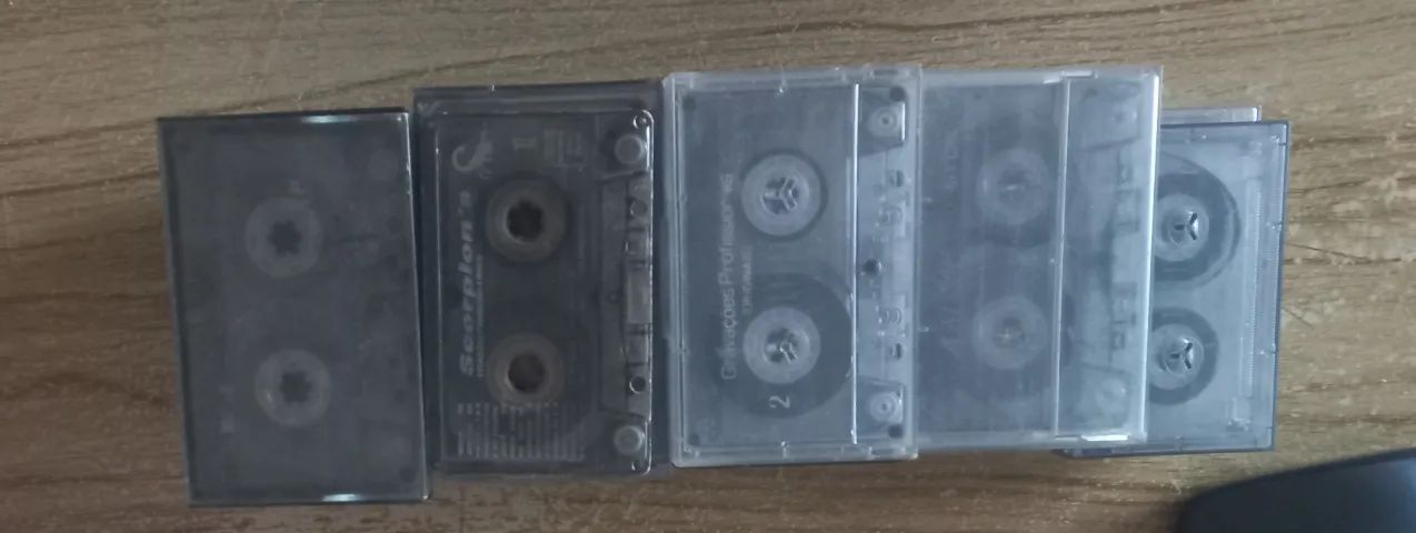  fitas cassetes com musicas sertaneja das antigas - Foto 2