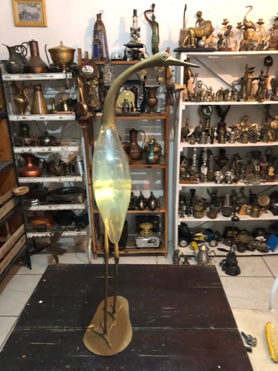 Escultura de Garça Antiga em Metal e Vidro