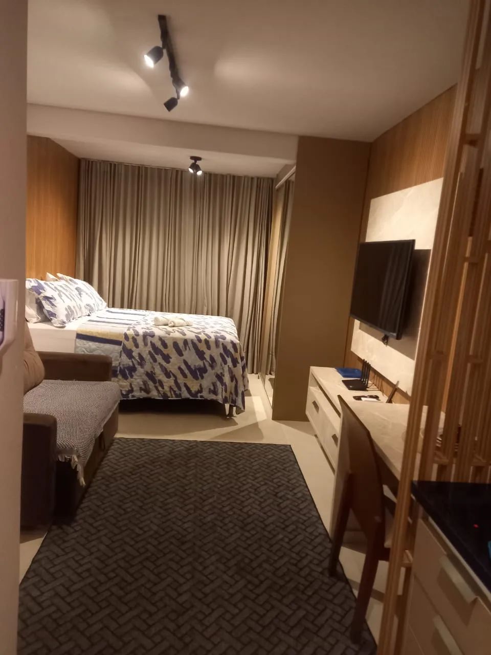 STUDIO NORTE/SUL 26m² MOBILIADO DECORADO GARAGEM INFRA VENDE BARRA - Foto 5