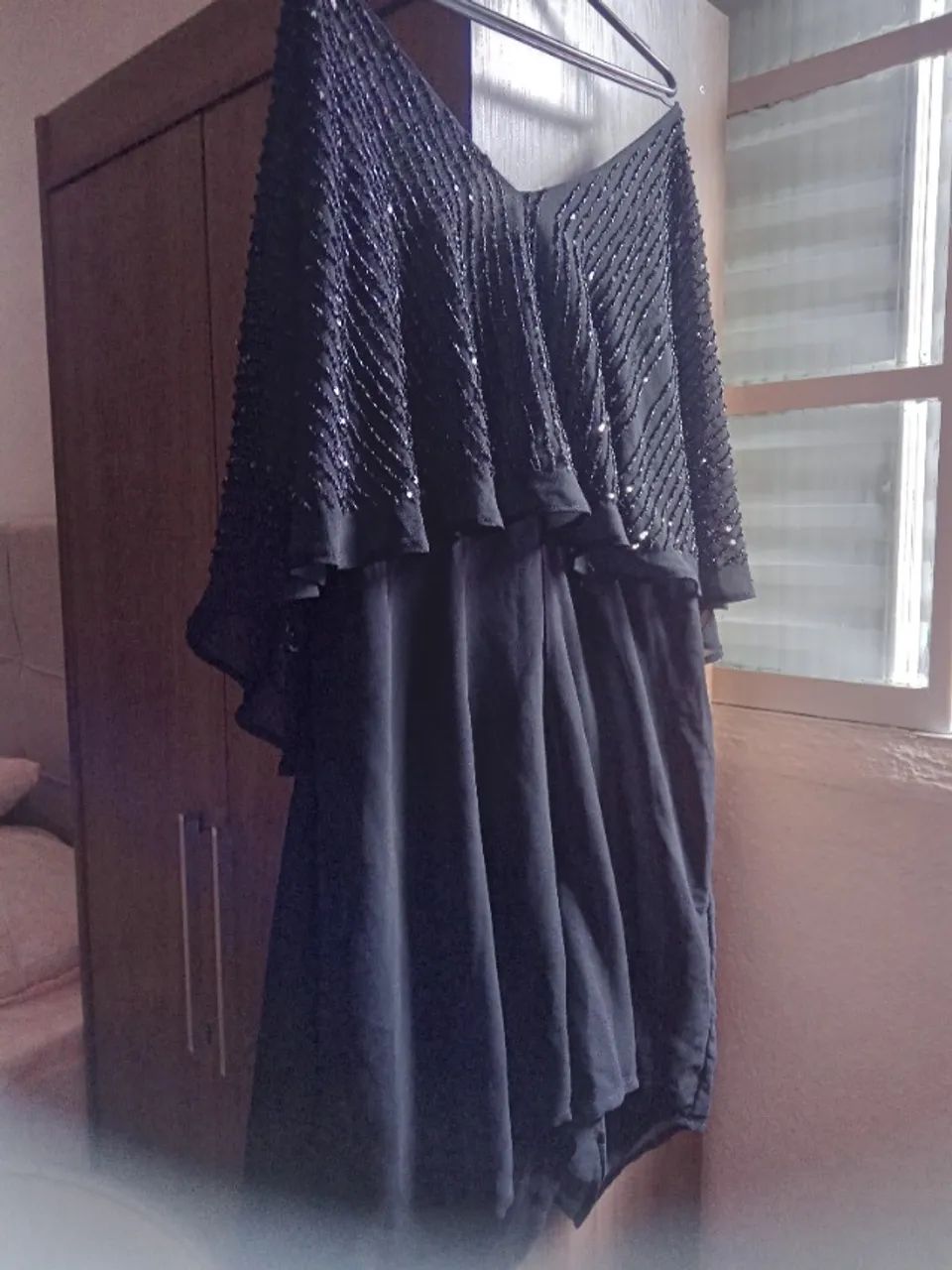 Maravilhosa roupa para baladas e festas , em seda com forro e lindo decote ... - Foto 3