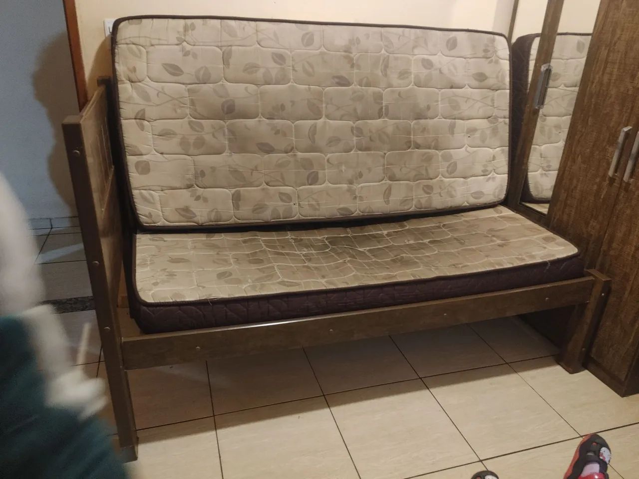 Vende-se Cama Solteiro com 2 colchões. - Foto 5