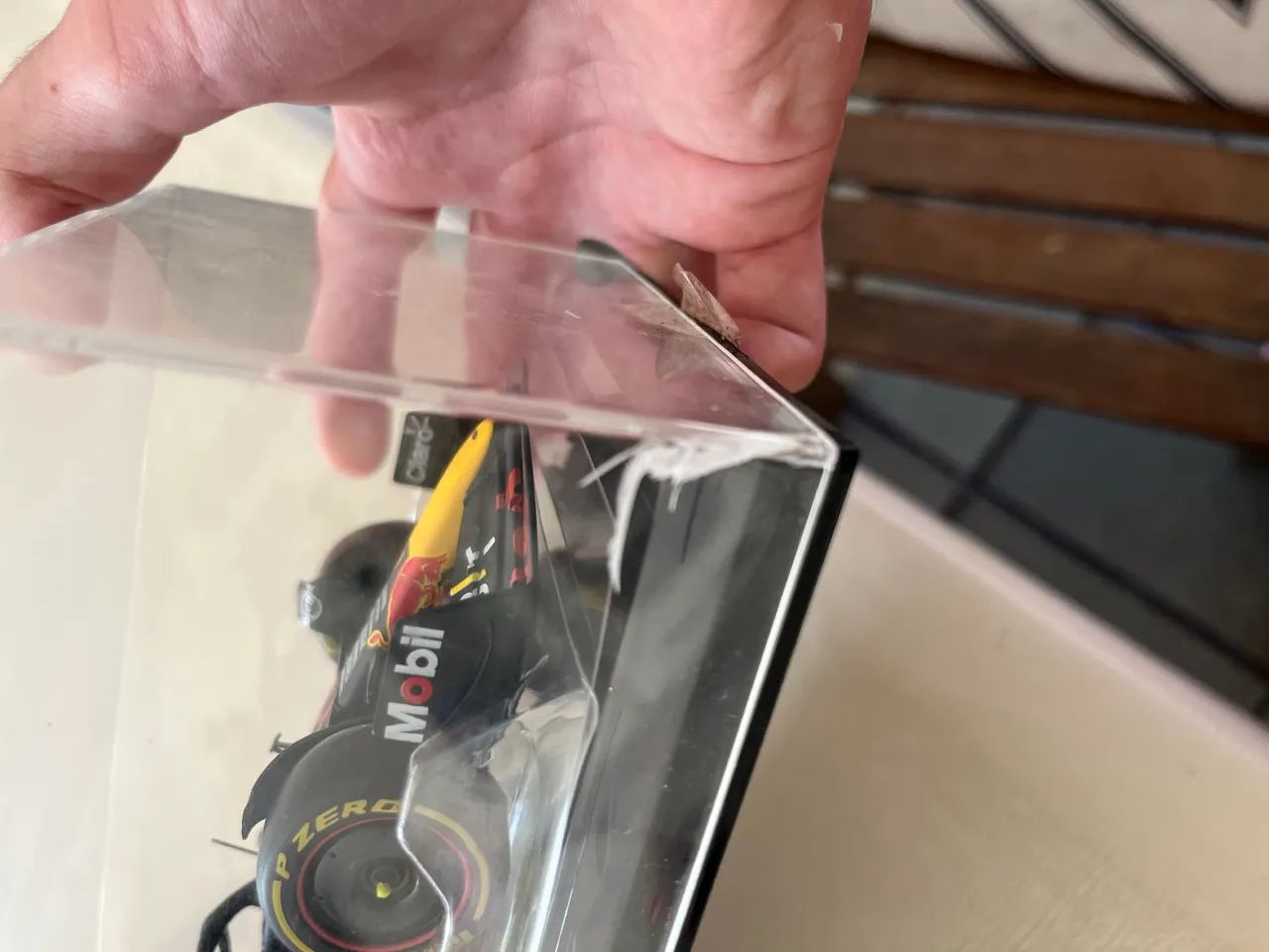 Carro Red bull Perez 1/24 Bburago - Foto 5