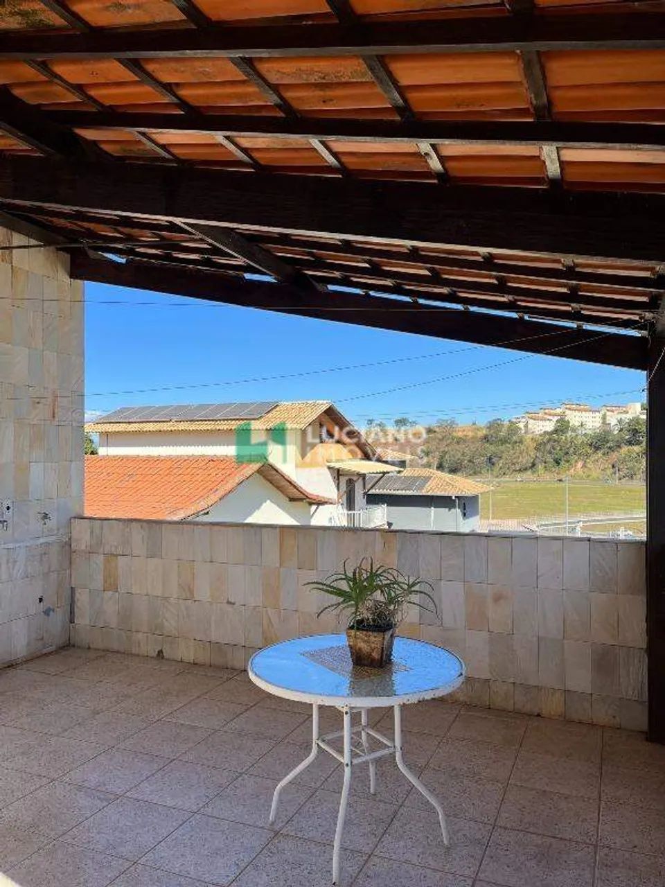 Casa Ampla com 4 Quartos, Suíte com Hidromassagem e Piscina  357 m² de Área Construída - Foto 3