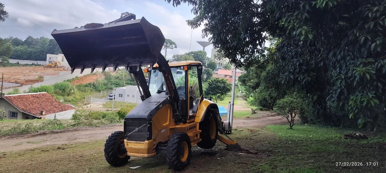 Vende-se Retroescavadeira 4x4 - 4.900h de uso - Foto 4