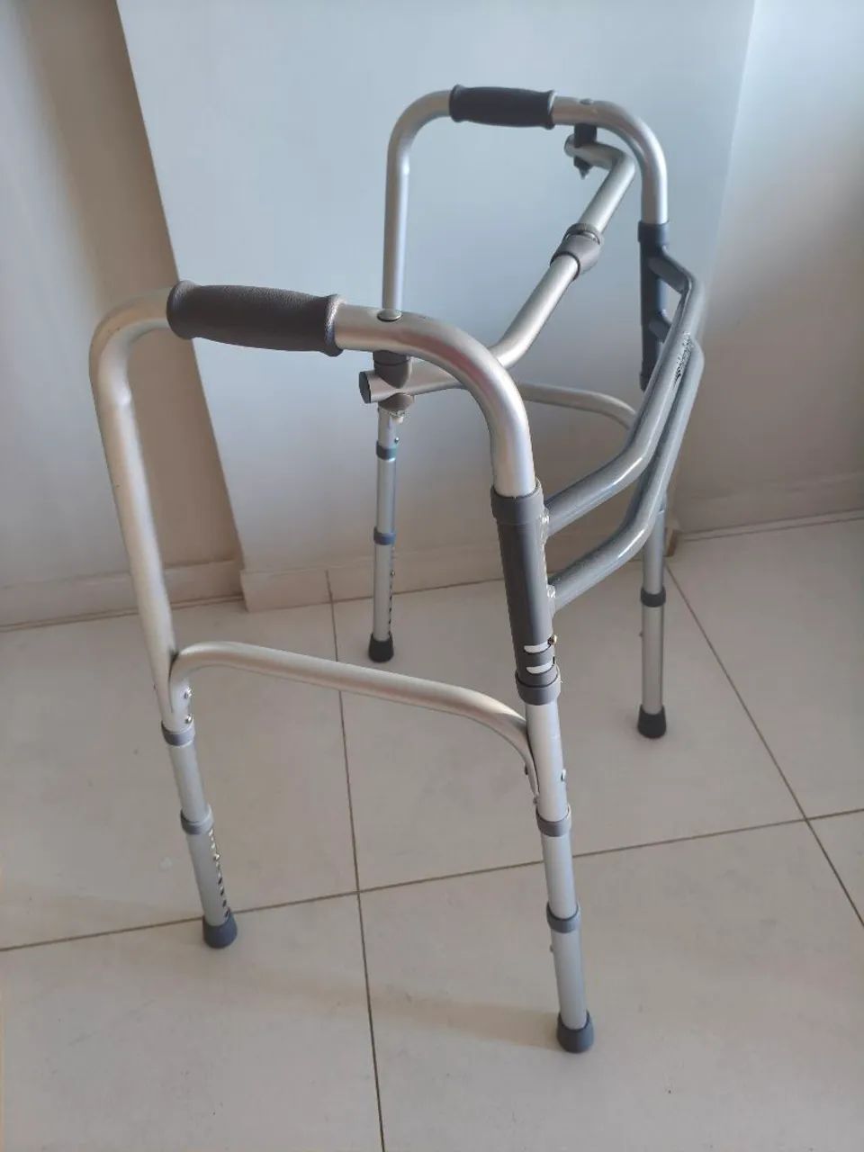 Andador de Alumínio - Foto 2