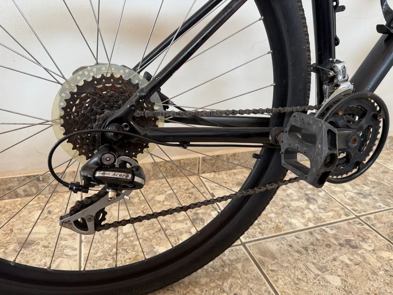 Bicicleta Specialized Rockhopper 2017 Aro 29 - Foto 3